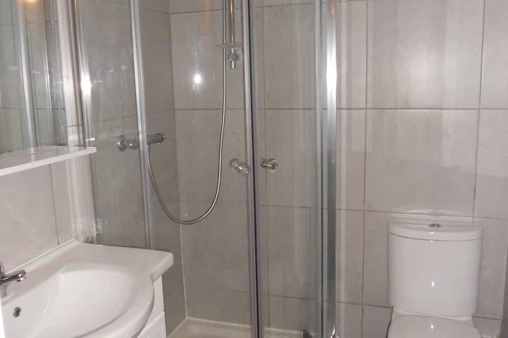 Gîte pour 6 personnes, avec terrasse et jardin dans Office De Tourisme Des Houches - 4