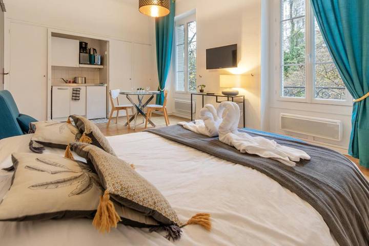 Gîte pour 2 personnes, avec piscine dans Parc du Bois Vidal