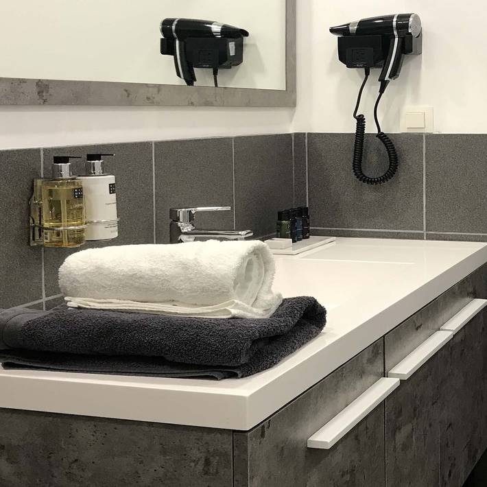 Gîte pour 4 personnes, avec piscine à Cesseras - 2