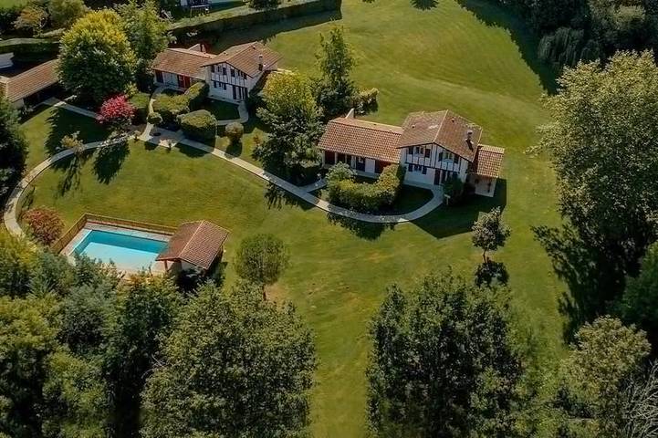 Holiday home for 4 people, with pool and garden - 1