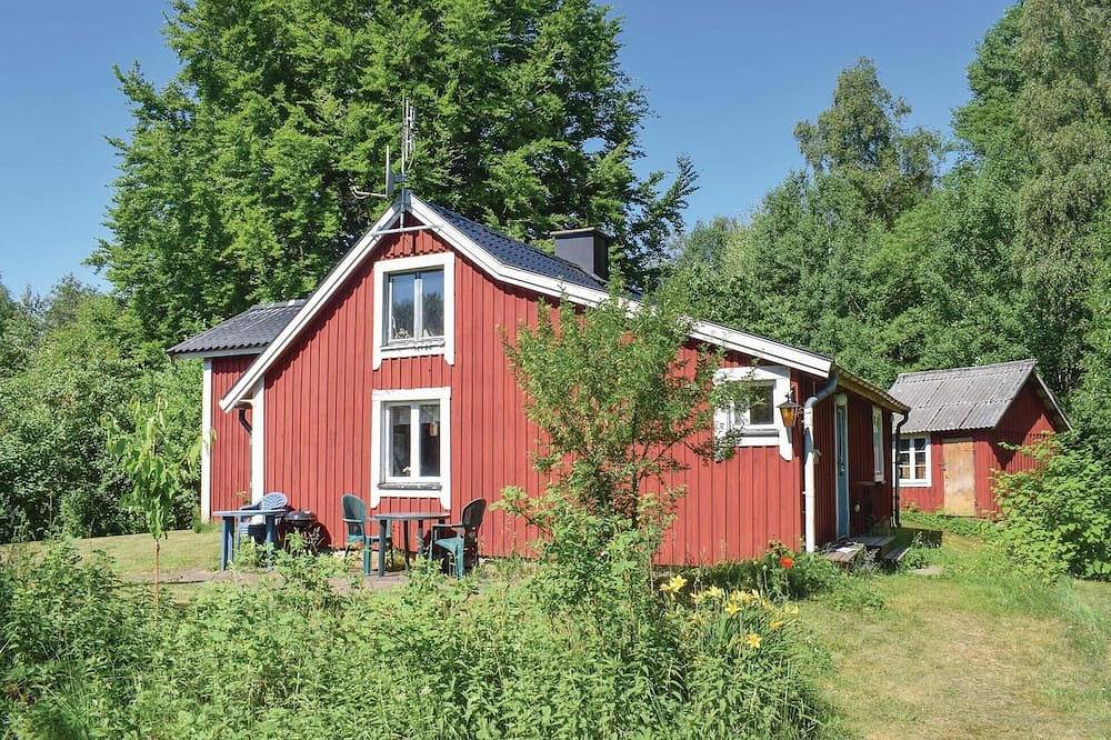 2 bedroom cozy home in Ljungby in Bolmen
