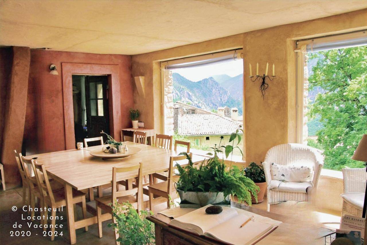 Twin Room with Mountain View in Castellane, Parc naturel régional du Verdon