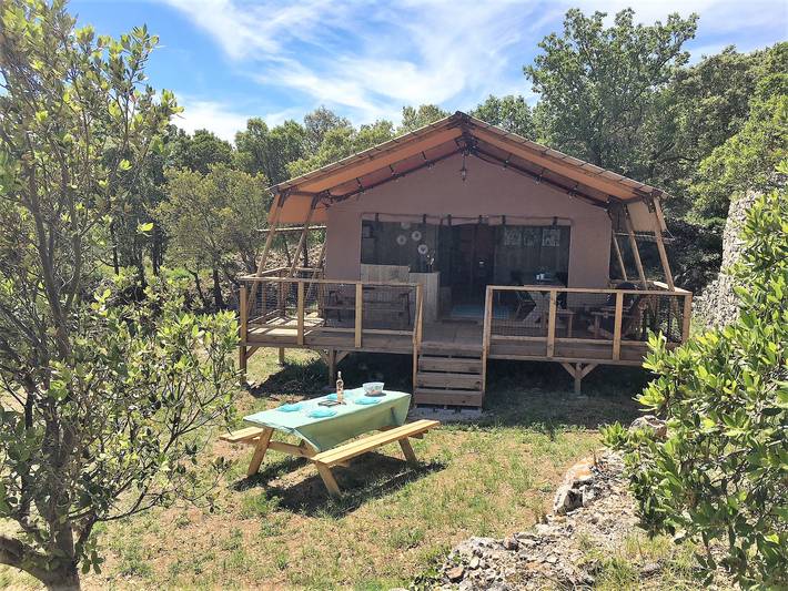 Glampings pour 5 personnes, avec piscine dans l' Hérault