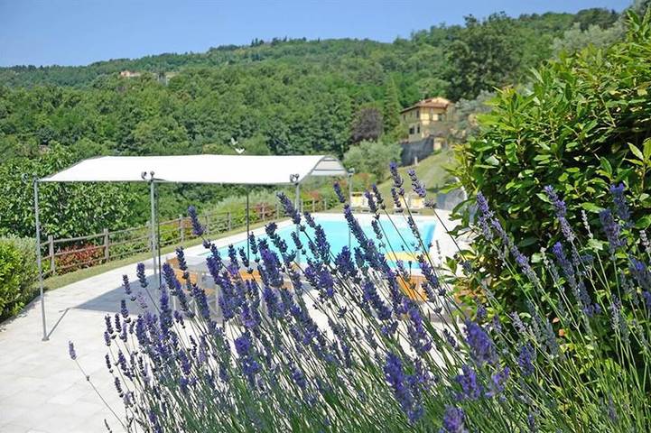 Villa pour 14 personnes, avec balcon et jardin à Pistoia