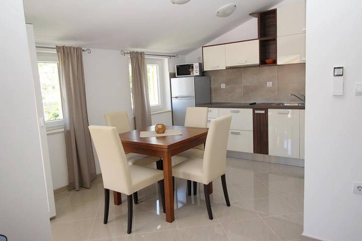Apartament wakacyjny dla 2 osób, z balkon w Baska
