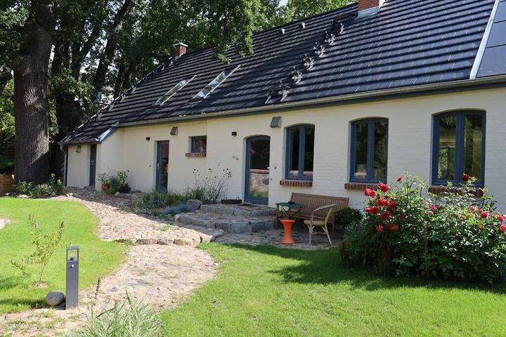 Ferienhaus für 6 Personen, mit Terrasse und Garten sowie Ausblick in Schwarz