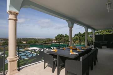 Gîte pour 7 personnes, avec vue ainsi que piscine et jardin dans Serra De El Rei