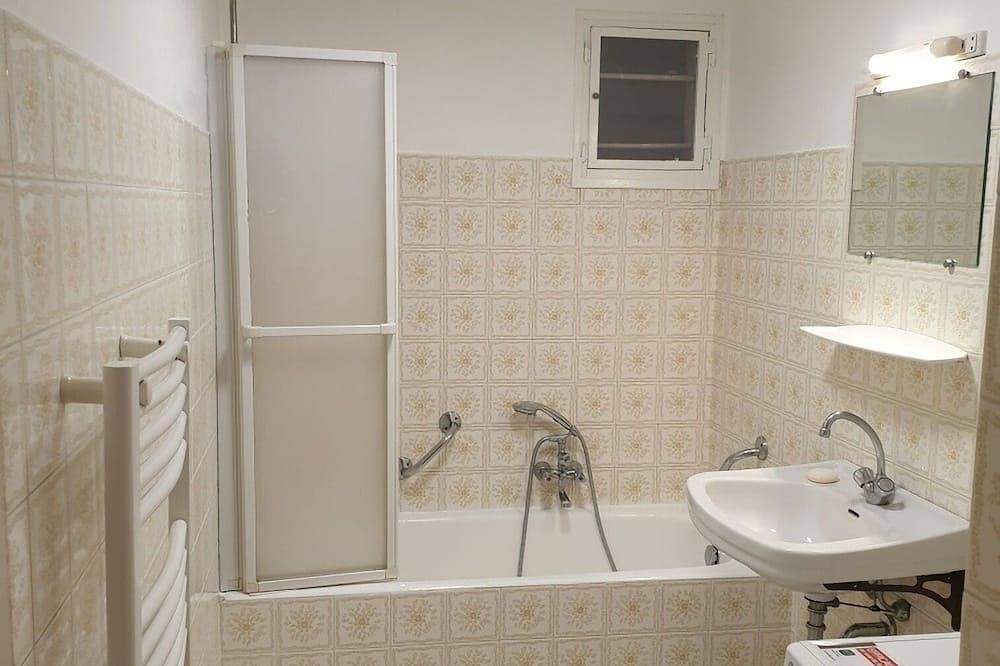 Logement dans villa à Valbonne , piscine, parking, calme, du samedi au samedi in Valbonne, Côte méditerranéenne (France)