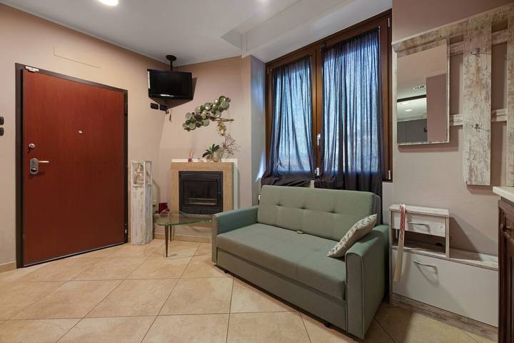 Apartamento inteiro, Apartamento 'La Casa Di Lu - Val D'Intelvi' in Lanzo d'Intelvi, Alta Valle Intelvi