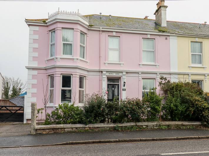 Cottage for 13 people, with garden, with pets in Falmouth (UK)