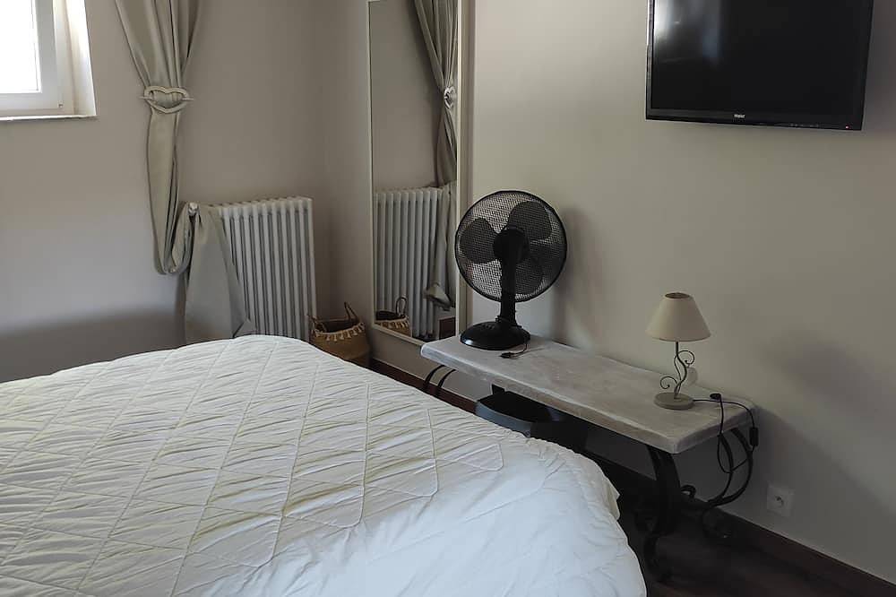 Charming villa surrounded by nature. in La Gaude, Cannes region