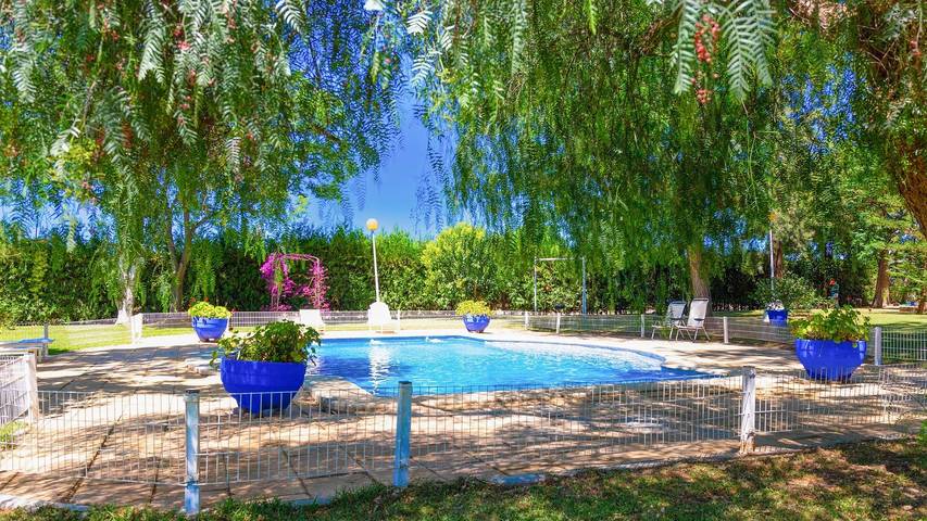 Casa rural para 16 personas, con piscina y balcón/terraza, Se admiten mascotas en Vega del Guadalquivir - 2