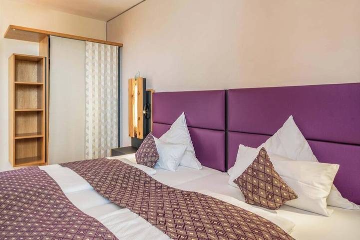 Ganze Wohnung, Wellvital, 86 qm Souterrain, 2 separate Schlafzimmer, 2 Bäder in Bad Endorf, Chiemsee