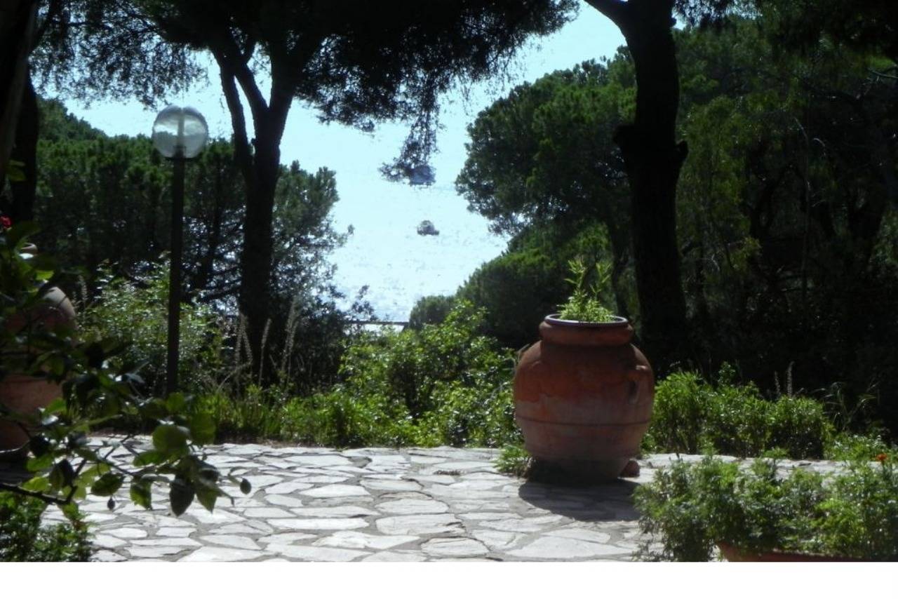 Ganze Ferienwohnung, Ferienwohnung für 4 Personen mit Garten in Madonna delle Grazie, Capoliveri