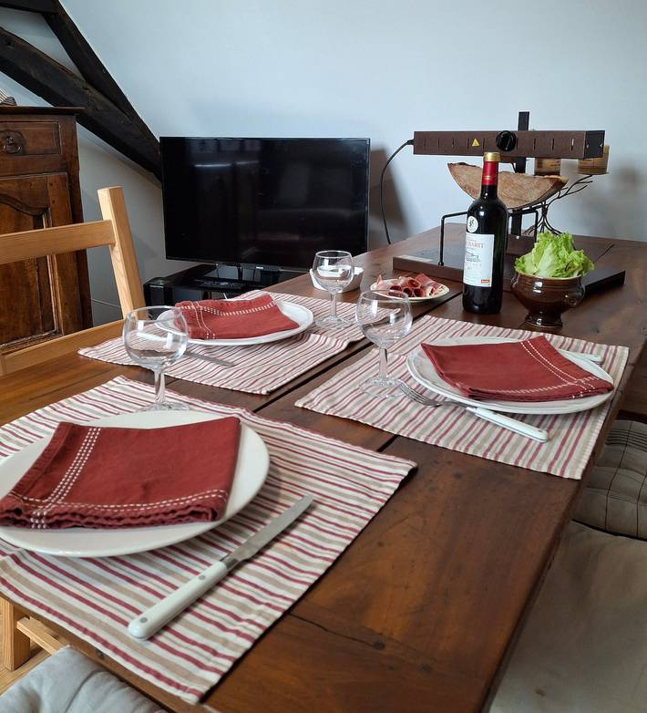 Apartment 'La Tramolière' with Private Pool, Wi-Fi and Air Conditioning in La Tour-du-Pin region