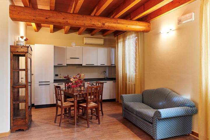 Location de vacances pour 2 personnes, avec vue ainsi que piscine et jardin, animaux acceptés à Reggio d'Émilie - 2