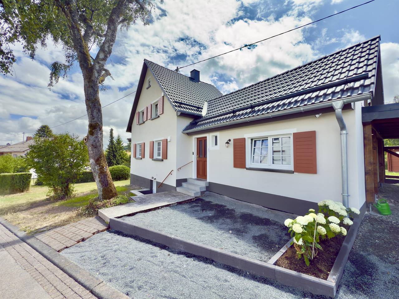 Ferienhaus mit Sauna und Terrasse in Dienstweiler, Saar-Nahe-Bergland