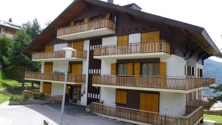 Apartamento de vacaciones para 6 personas, con balcón además de jardín y piscina - 1