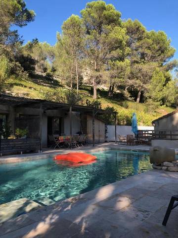 Chambre d’hôte pour 2 personnes, avec vue et jardin ainsi que piscine et bassin pour enfant au Parc naturel régional des Alpilles