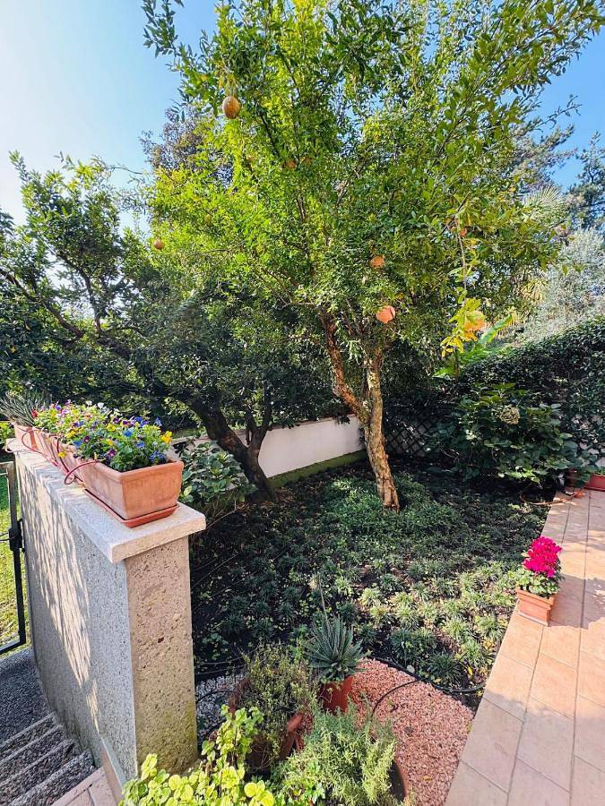 Appartamento per 4 persone, con Balcone e Terrazza nonché Giardino a Peschiera Borromeo