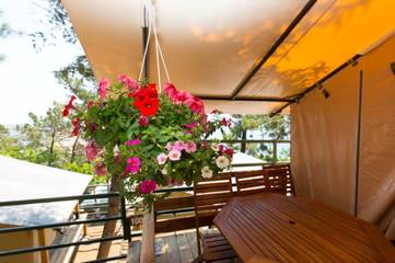 Tente pour 5 personnes, avec jacuzzi et sauna à Calella