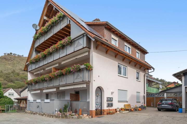 Entire apartment, Apartment D with Mountain View, Balcony and Wi-Fi in Vogtsburg - Schelingen, Vogtsburg