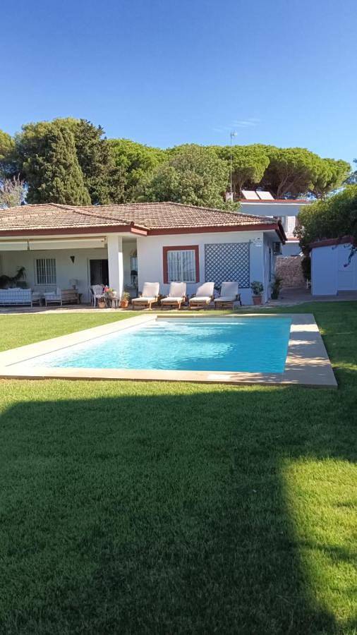 Casa rural para 10 personas, con jardín además de vistas y terraza, Se admiten mascotas en El Puerto de Santa María - 3