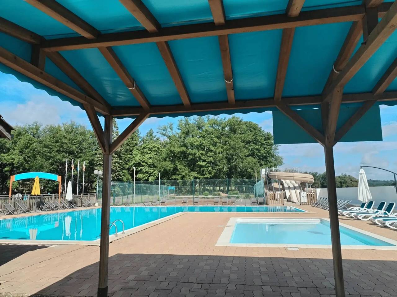 Zecamping 4* piscine chauffée animations mobil-home 36m2 8 pers in Sainte-Nathalène, Périgord Noir