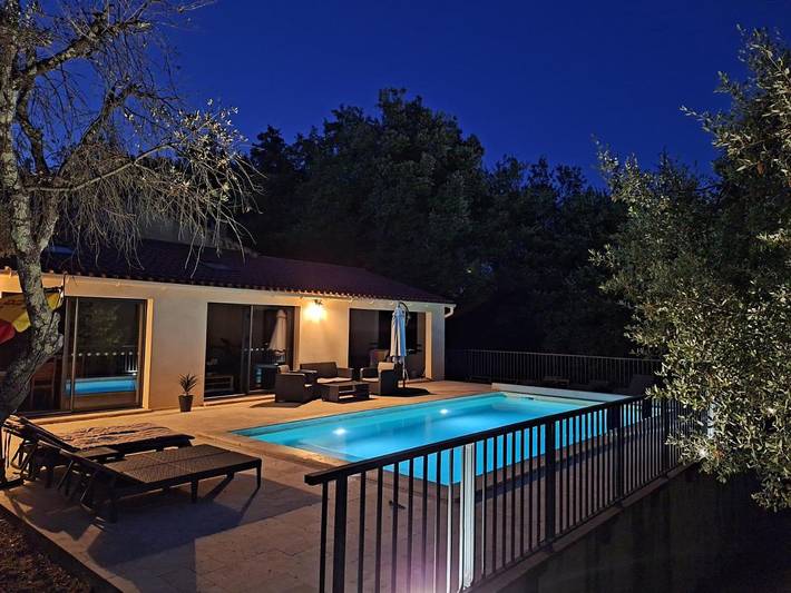 Location de vacances pour 9 personnes, avec jardin et piscine à Saint-Laurent-la-Vernède - 2