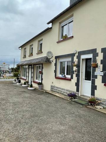 Cottage pour 4 personnes, avec jardin, animaux acceptés à Corlay