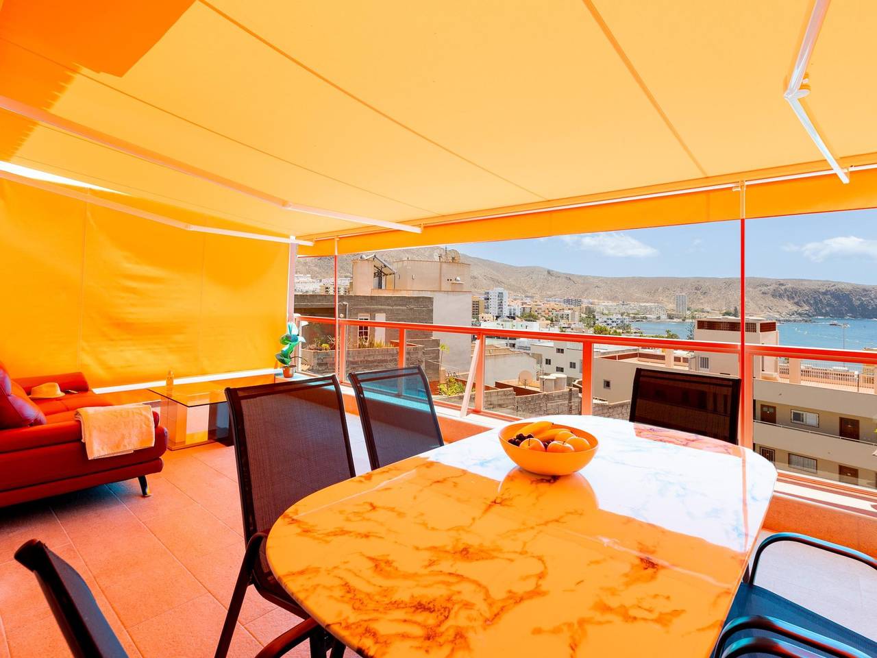 Ganze Ferienwohnung, 113 Cactus Apartment Beheizter Pool, Wifi in Los Cristianos, Arona