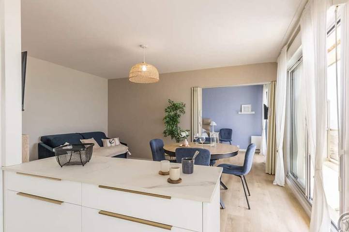 Appartement entier, Appartement en front de mer avec balcon et parking privé in Agon-Coutainville, Région de Coutances