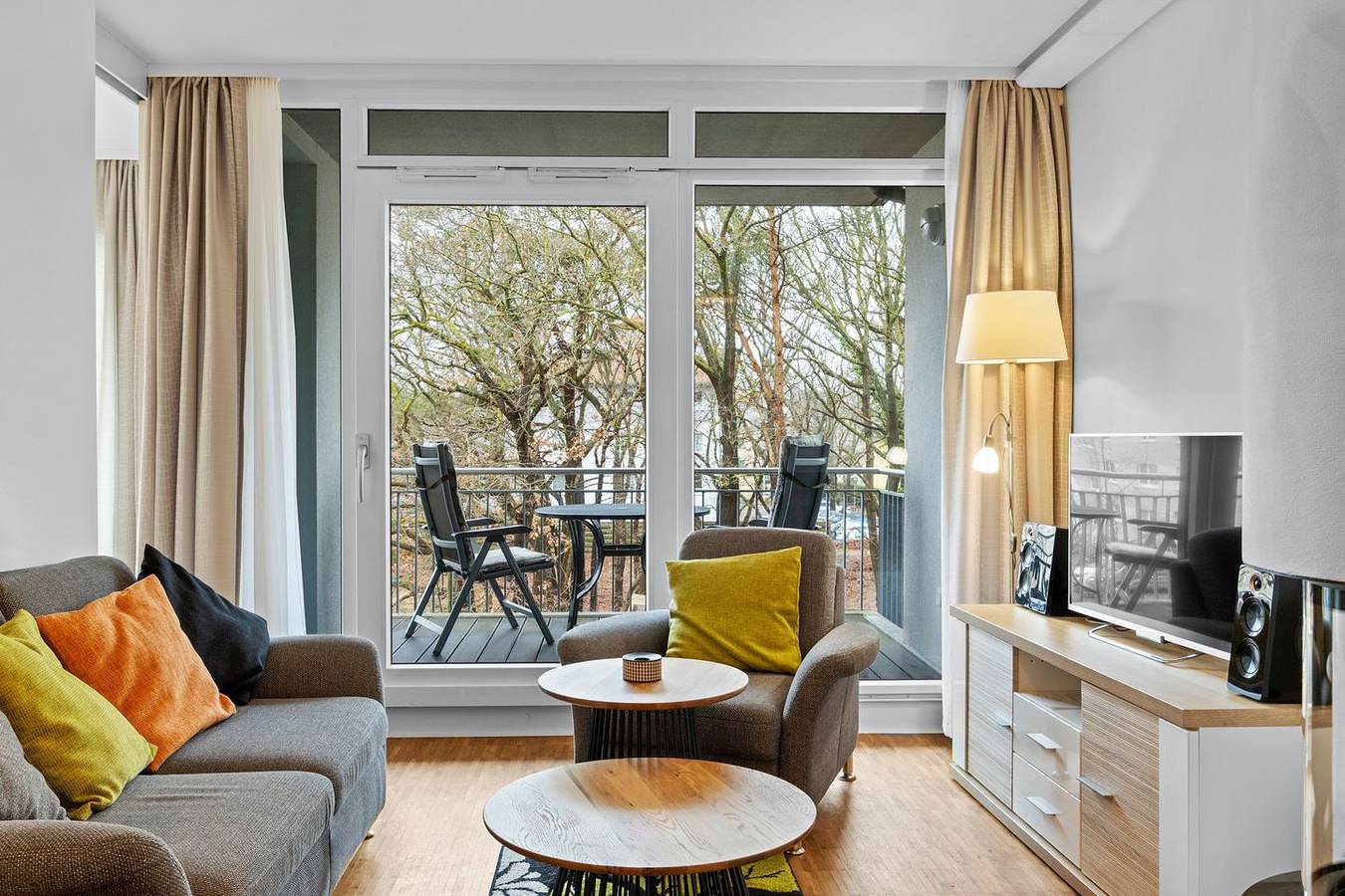 Hel lägenhet, Ferienapartment mit Fußbodenheizung, Kaminofen und Balkon - nur 150 m zum Strand in Ostseebad Binz, Binz