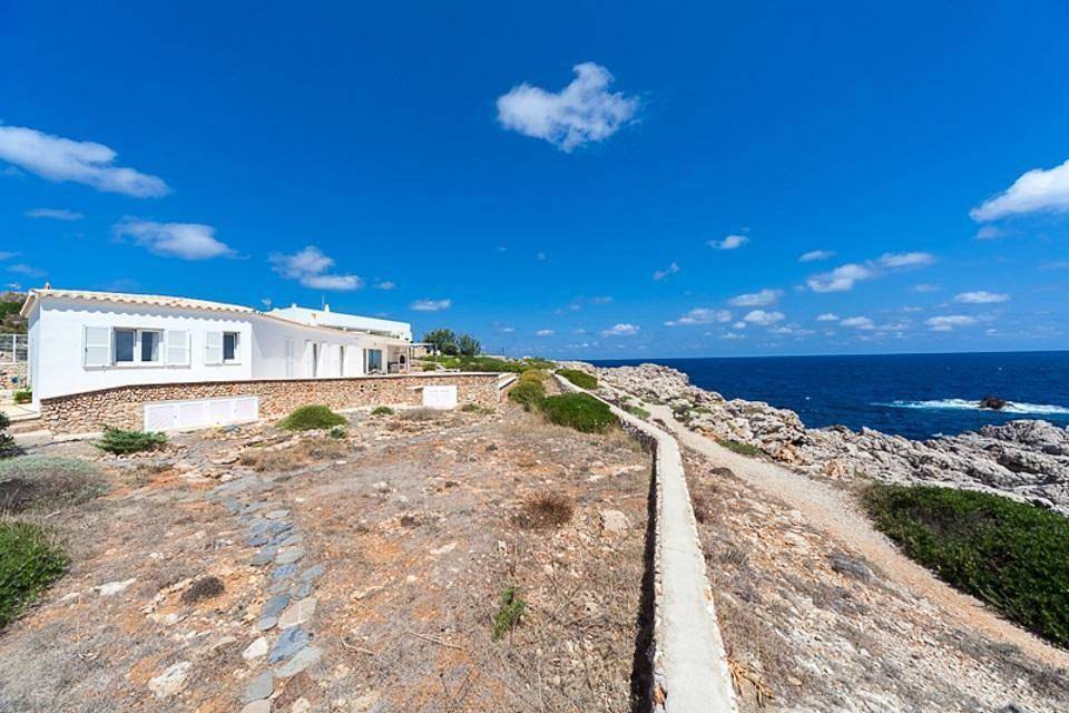 Sea Frontline House, Private pool, Panoramic Views in Arenal d'en Castell, Es Mercadal