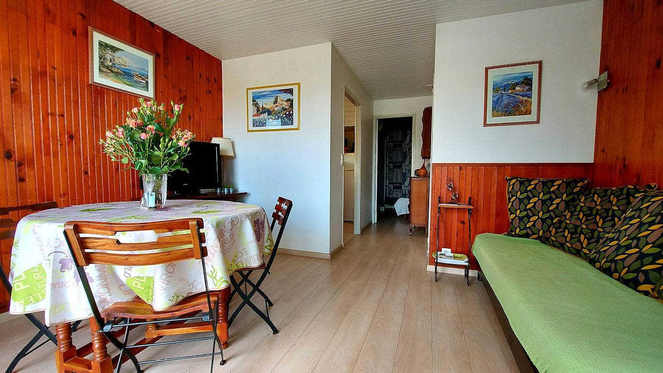 Gite au jardin Nartettes, Climatisé, indépendant, Parking clos. in Hyeres, Région de Toulon