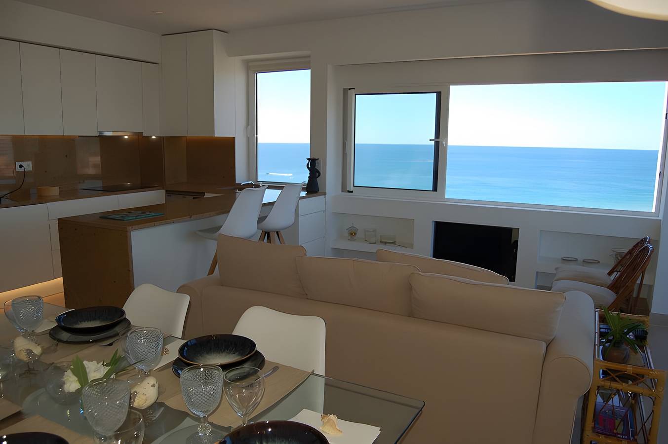 Entire apartment, Apartment 'Alvor Sunset' with Sea View, Wi-Fi and Air Conditioning in Praia do Alvor, Faro District