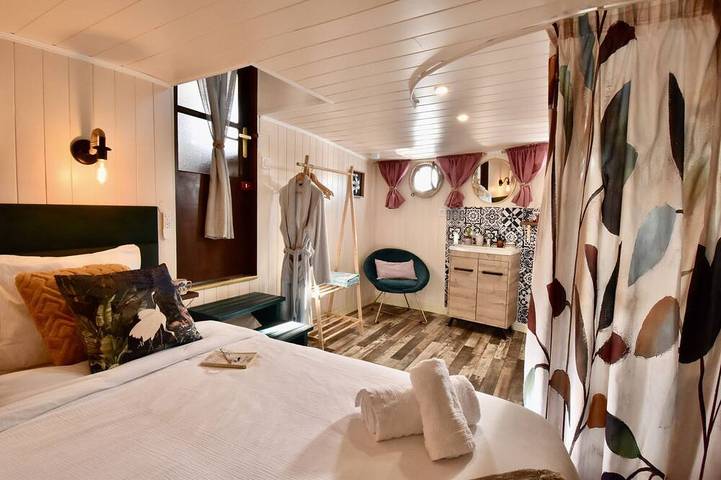 Péniche pour 2 personnes, avec jardin ainsi que terrasse et jacuzzi dans le Vaucluse - 3