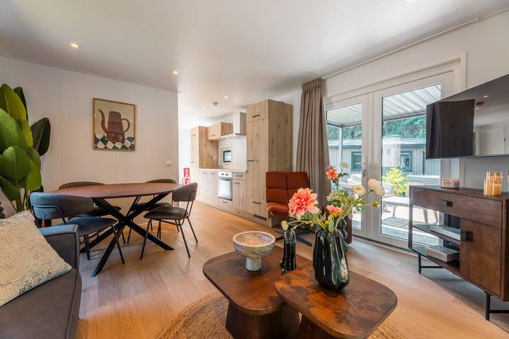 Vakantiepark De Wiltzangh — Uijlenborg Lodge mit Hottub | 4 Personen in Nationalpark Dwingelderveld
