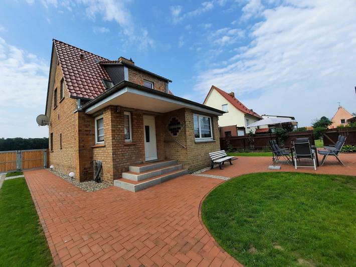 Ferienhaus für 5 Personen, mit Terrasse und Garten in Mönkebude