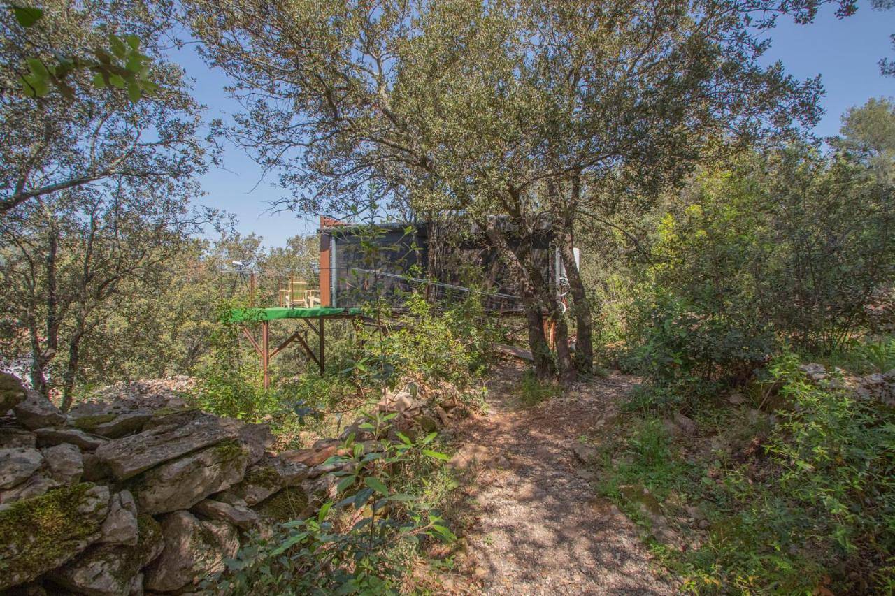 Tent in Solliès-Toucas, Côte méditerranéenne (France)