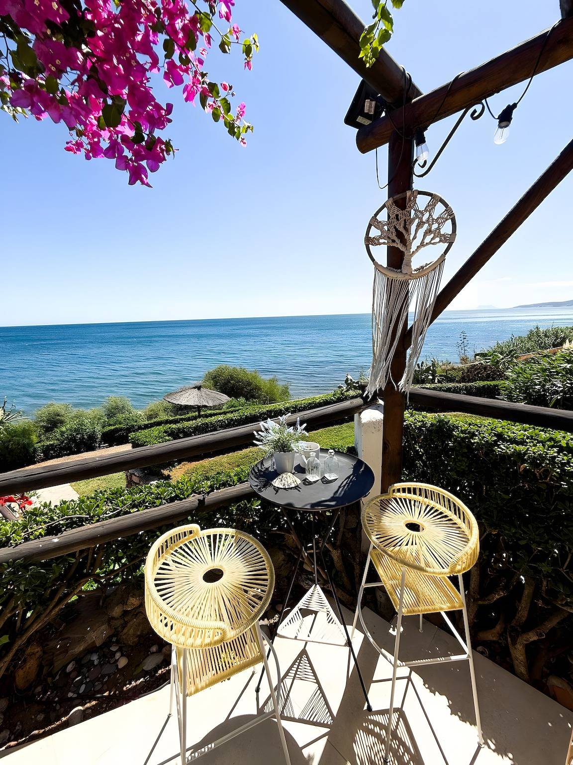 Ferienhaus „Beachfront Bohochic 2“ mit Balkon, Wlan und Klimaanlage in Playa de Guadalobon, Estepona