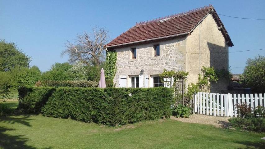 Gîte pour 5 personnes, avec jardin, animaux acceptés à Saint-Vincent-la-Châtre