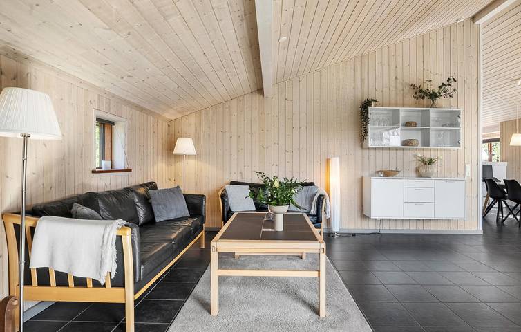 Ferienhaus für 8 Personen, mit Terrasse und Whirlpool sowie Garten und Sauna in Pøt Strandby - 4