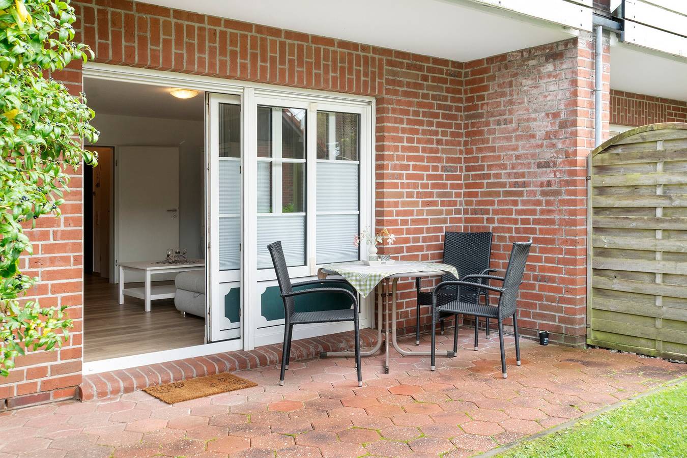 Ganze Wohnung, Apartment 'Fewo Wittesand' mit gemeinsamer Terrasse, Gemeinschaftsgarten und Wlan in Hooksiel, Wangerland