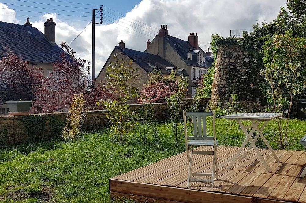 Appartement entier, \"La halte verte\" , charmant studio tout confort en centre ville in Château-Chinon (Ville), Parc naturel régional du Morvan