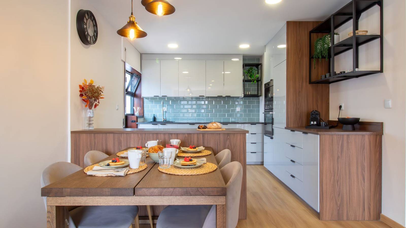 Apartamento entero, Stylish 2Br Near Beach & Metro by Lovelystay in Vila do Conde, Distrito de Porto