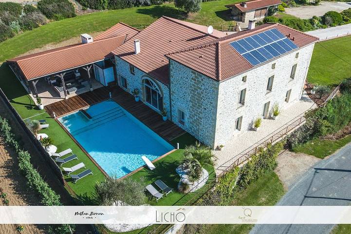 Location de vacances pour 15 personnes, avec Jacuzzi ainsi que Terrasse et Jardin dans Saint-Michel-de-Lapujade