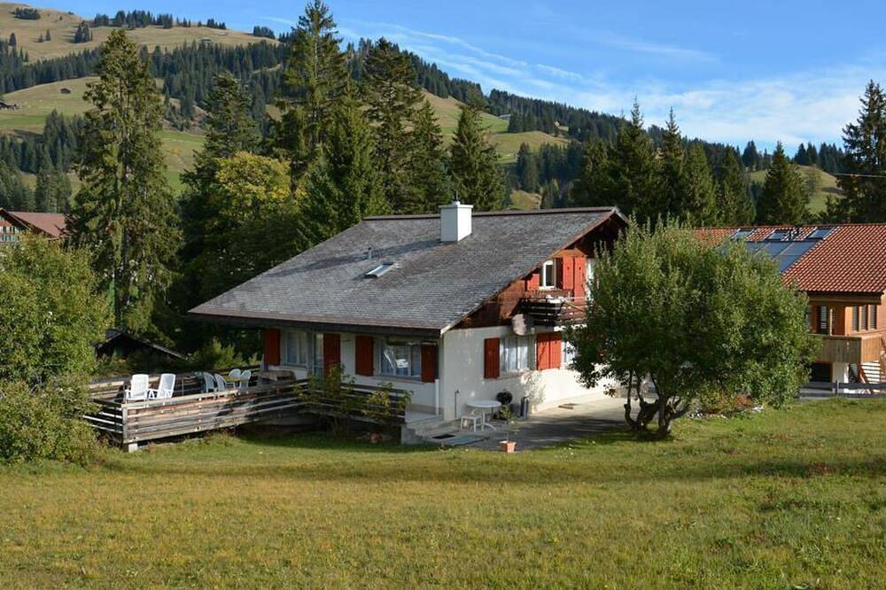 Ganze Wohnung, Mutzli Appartement/Fewo, Dusche oder Bad, Wc 6-Bettwohnung in Saanenmöser, Saanen