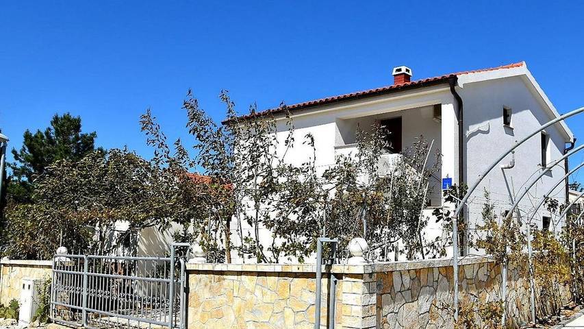 Ferienwohnung für 5 Personen, mit Terrasse in Vrsi