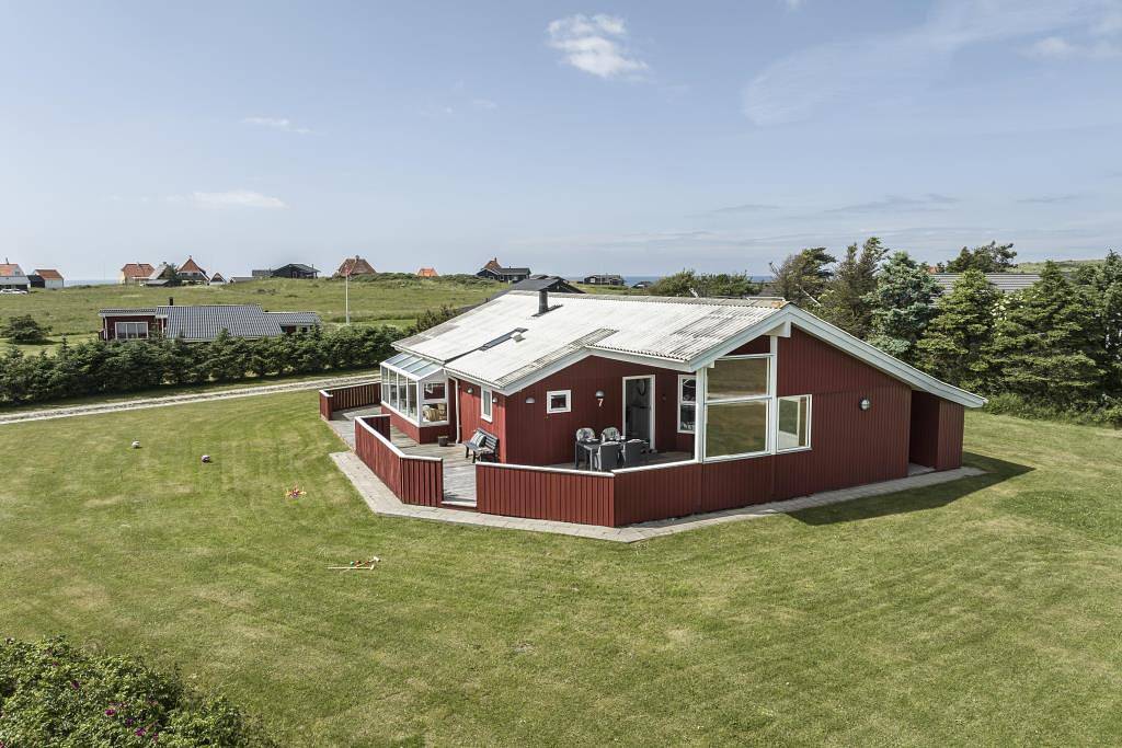 Bright holiday home in a lovely area near Lønstrup beach in lønstrup, Hjørring Region